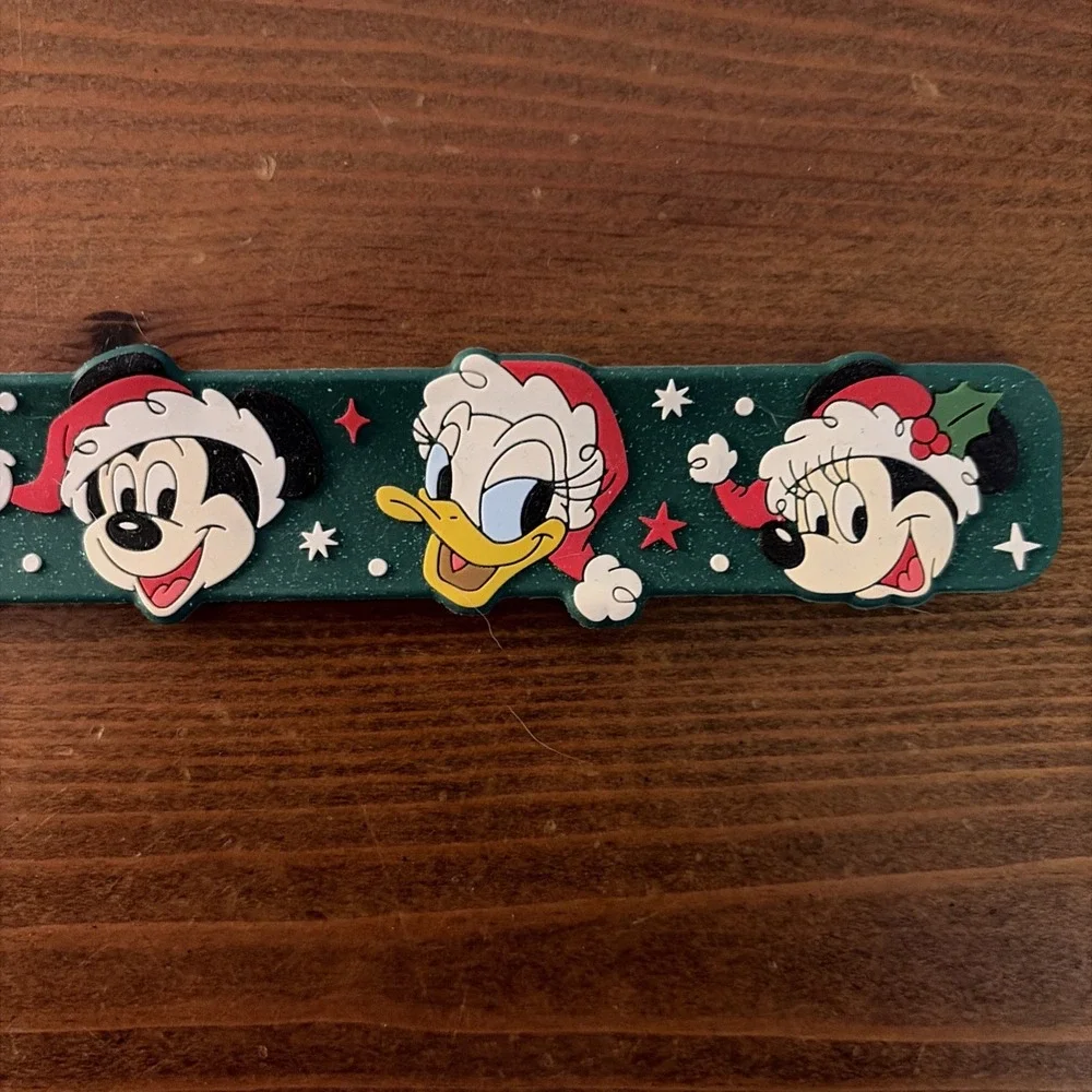 DISNEY CHRISTMAS‎ GREEN HOLIDAY SLAP BRACELET